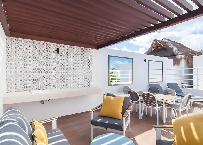 Luxury Penthouse W-jacuzzi In The Heart Of